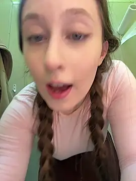 FroggyAnna: Die Königin der Provokation