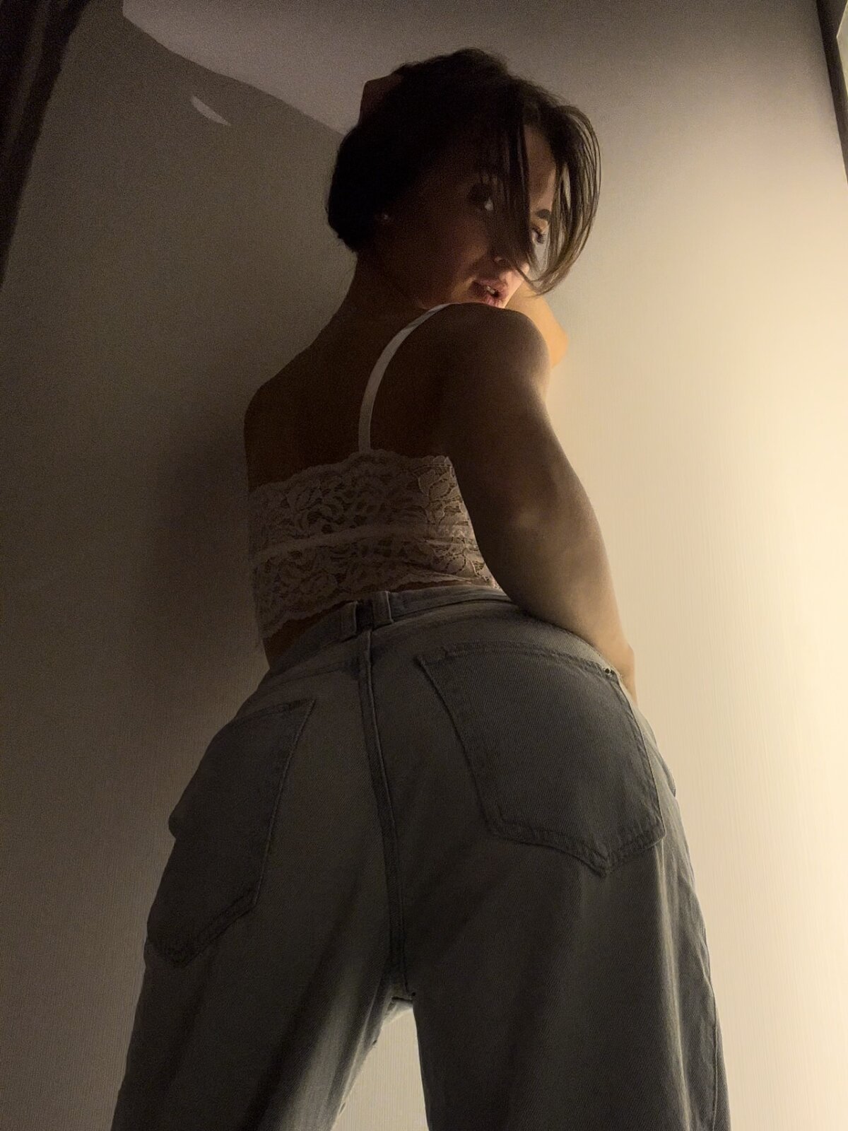 What makes -AngelAri-'s photos stand out?