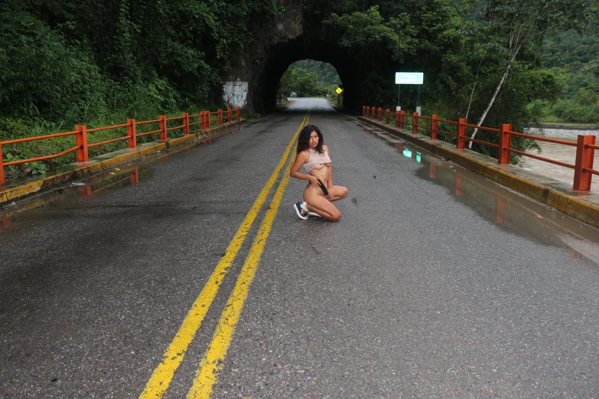 Unleashing the Seduction: A Glimpse into sexi_noemi's World